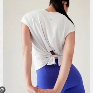 ATHLETA | Woman's White Explore Tee Open Tie Back Athletic Workout V-Neck, M